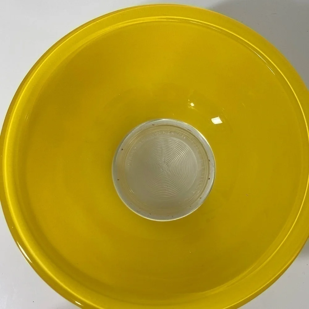 Vintage Pyrex #323 Mixing Bowl 1.5 L Primary Color‎ Yellow Clear Bottom